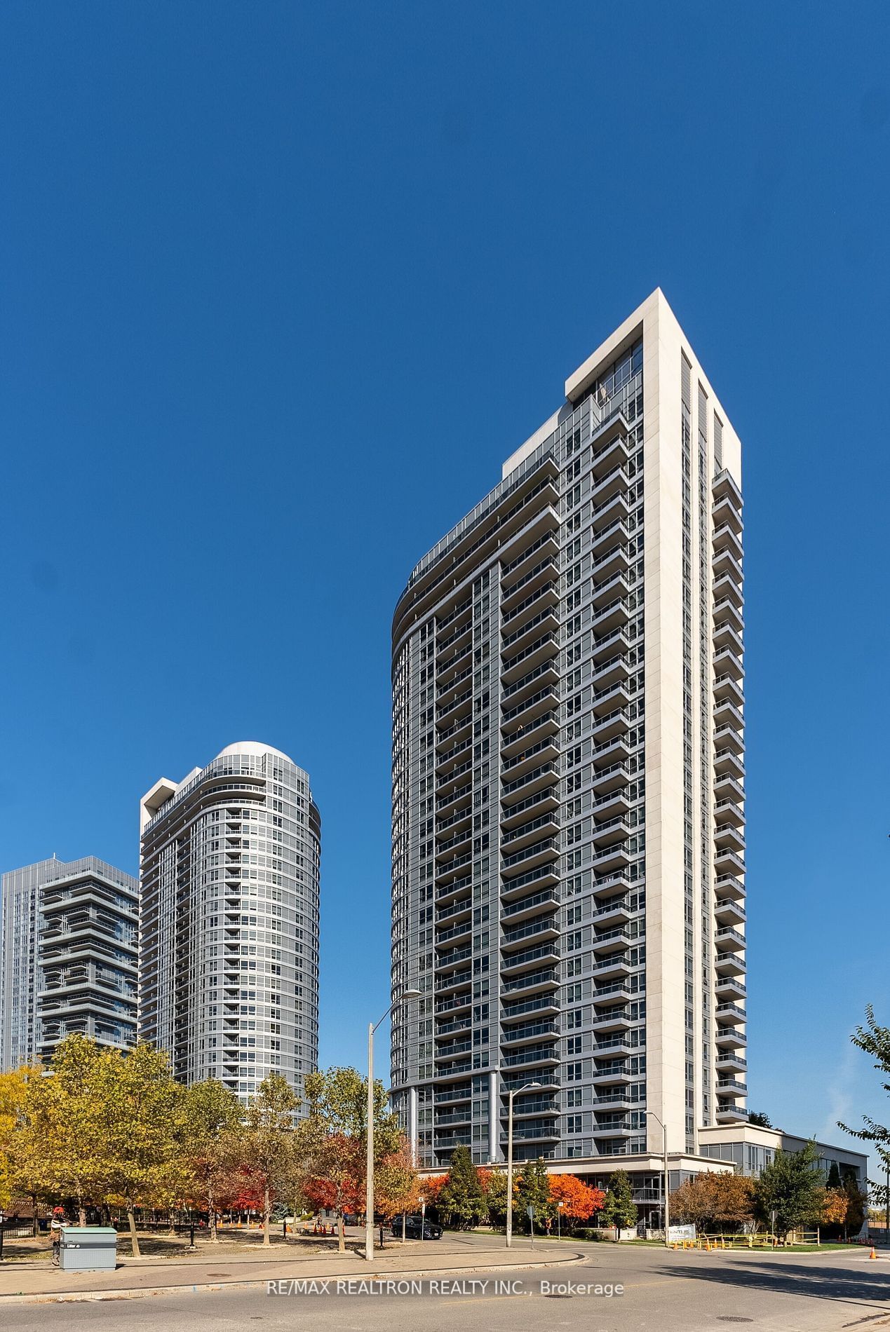 151 Village Green Sq, unit 2102 for sale