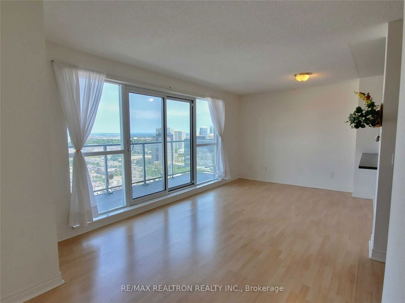 70 Town Centre Crt, unit 2501 for rent