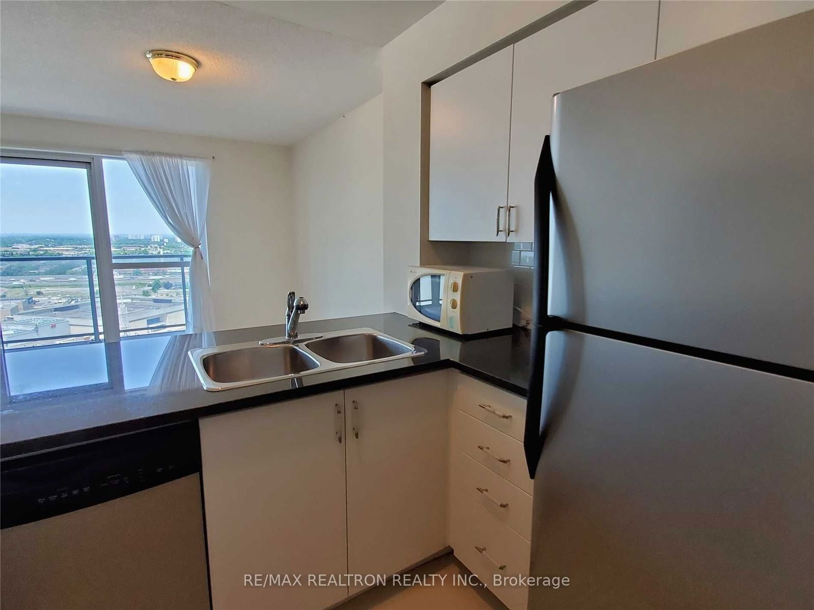 70 Town Centre Crt, unit 2501 for rent