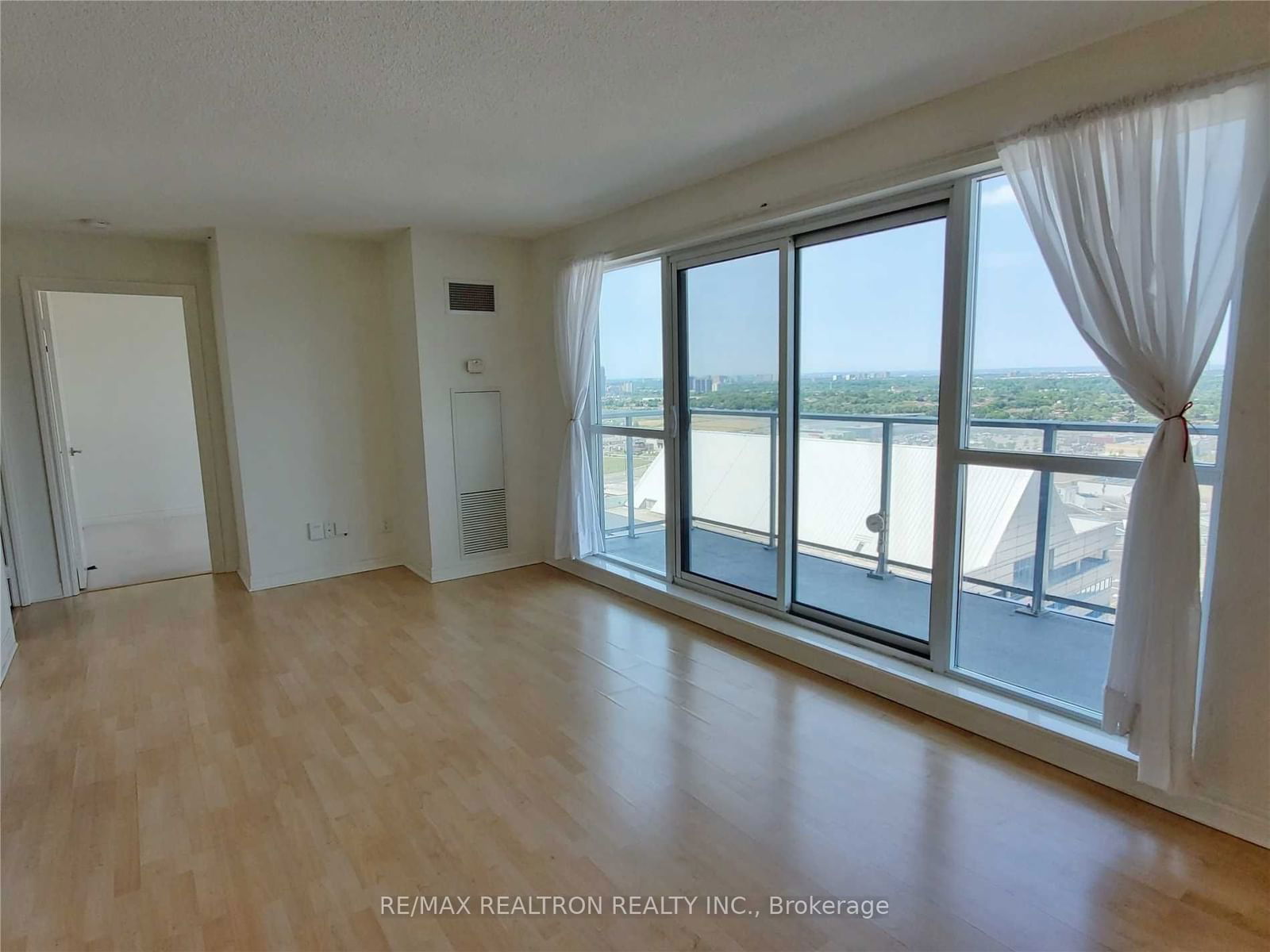 70 Town Centre Crt, unit 2501 for rent