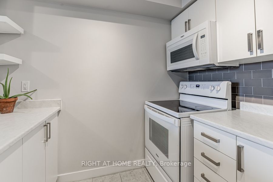 8 Trent Ave, unit 312 for rent