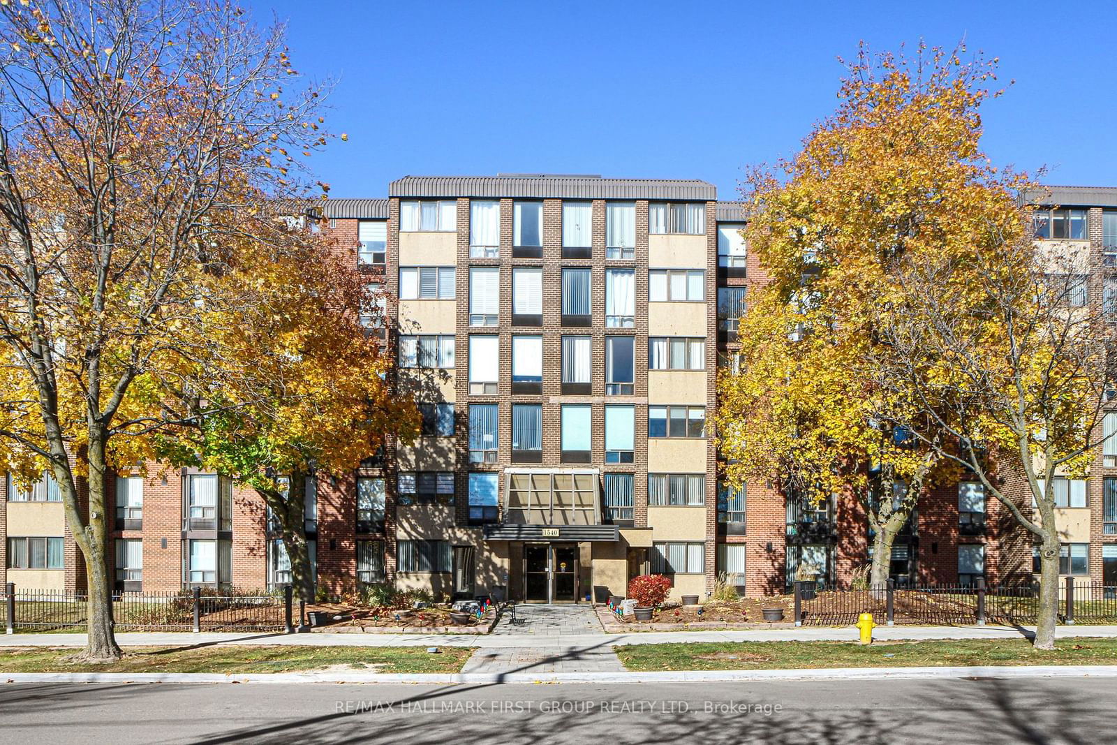 1540 Pickering Pkwy, unit 106 for sale