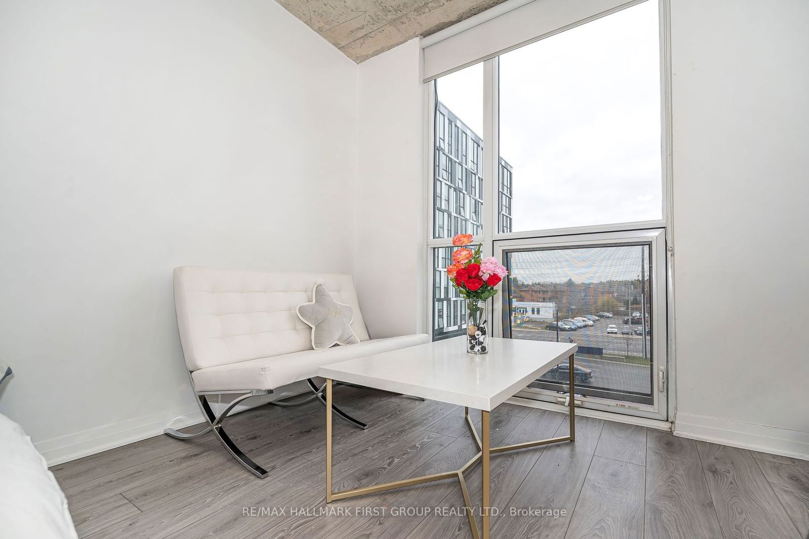 1900 Simcoe St N, unit 305 for sale