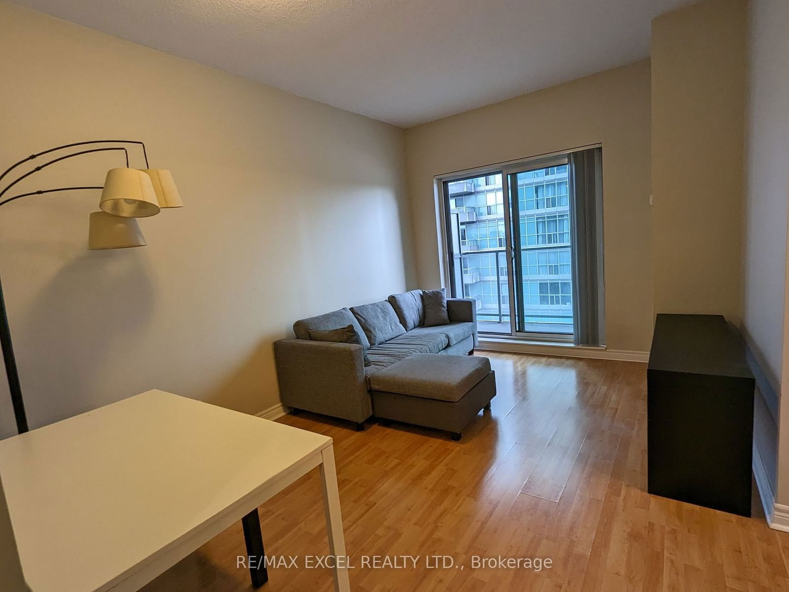 70 Town Centre Crt, unit 608 for rent