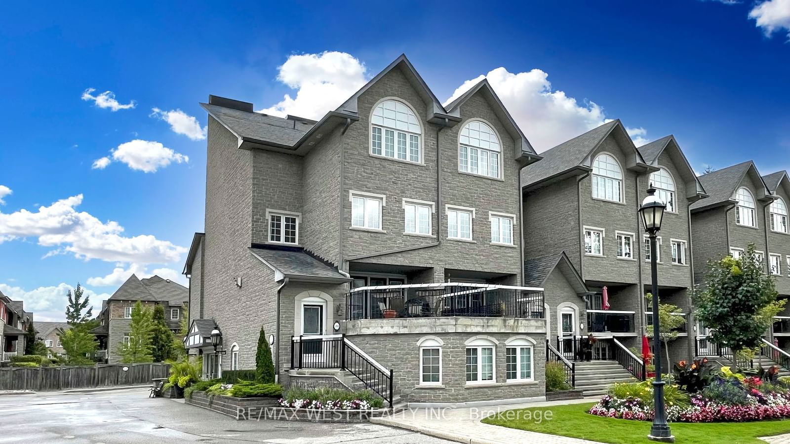 Chateaux Townhomes, Pickering, Toronto