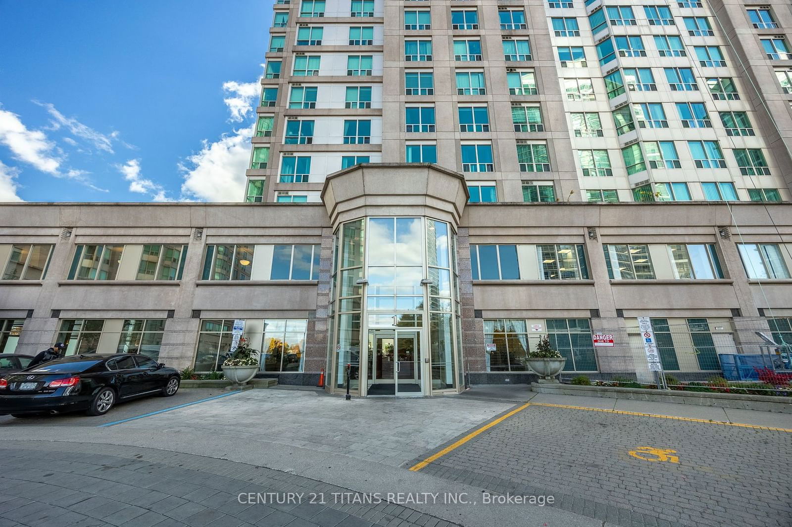 1 Lee Centre Dr, unit 1813 for sale