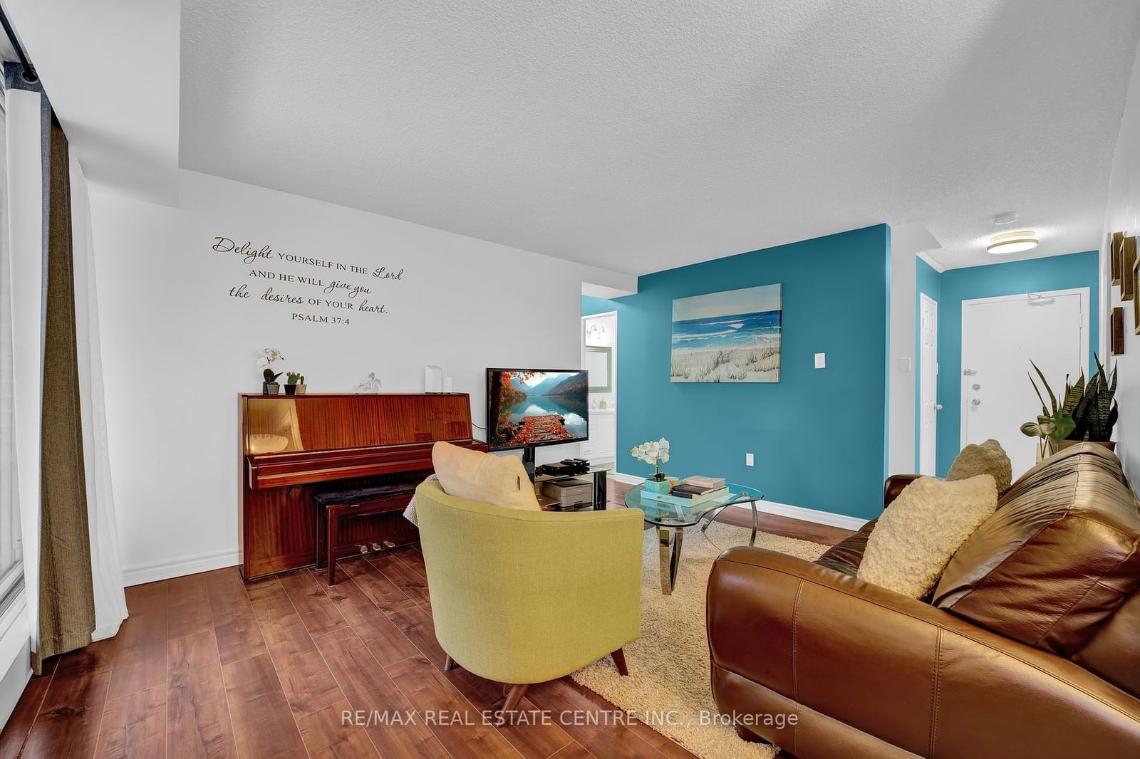 4062 Lawrence Ave E, unit 106 for sale