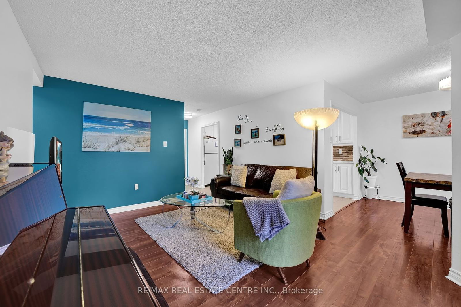 4062 Lawrence Ave E, unit 106 for sale