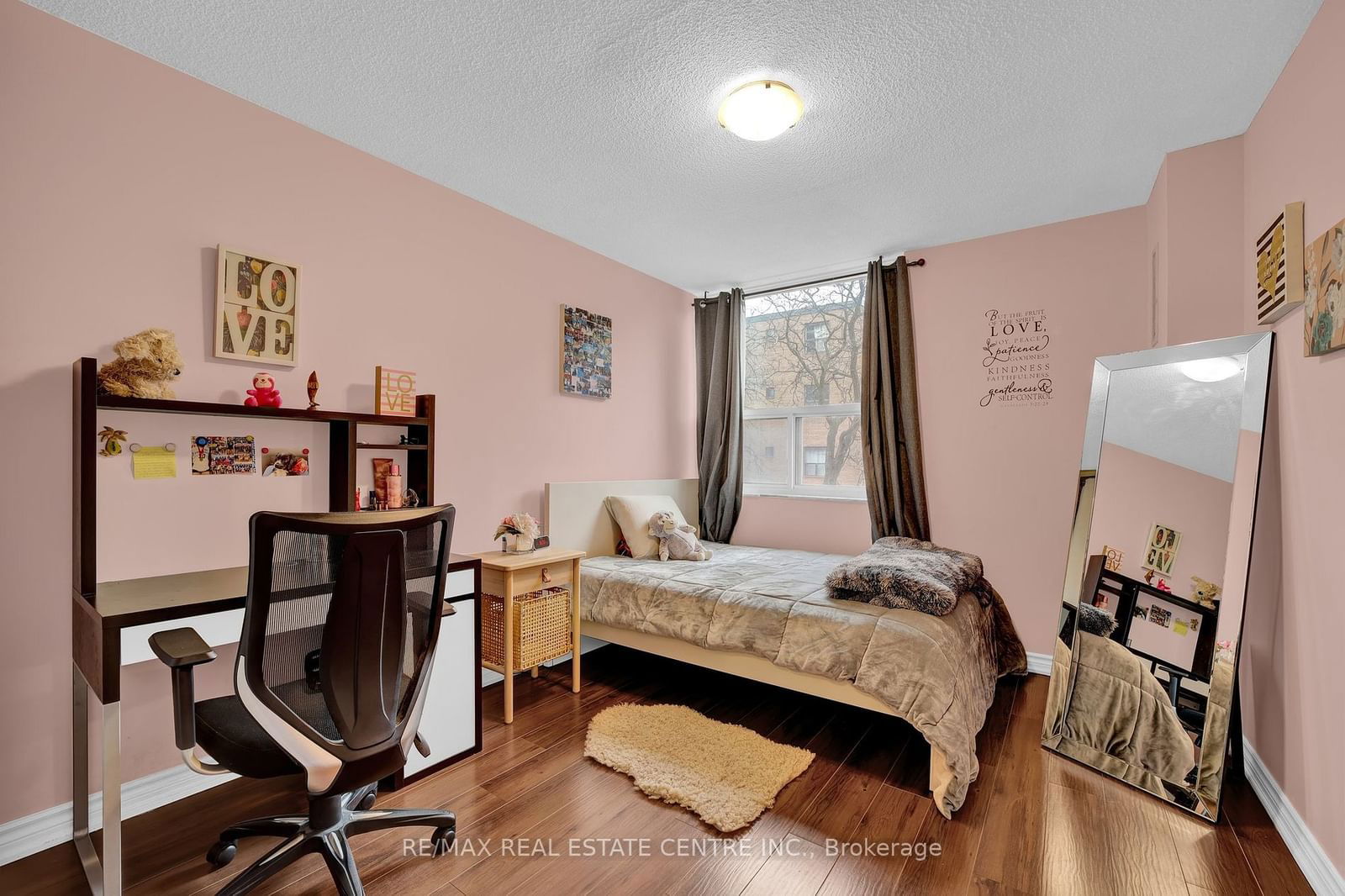 4062 Lawrence Ave E, unit 106 for sale