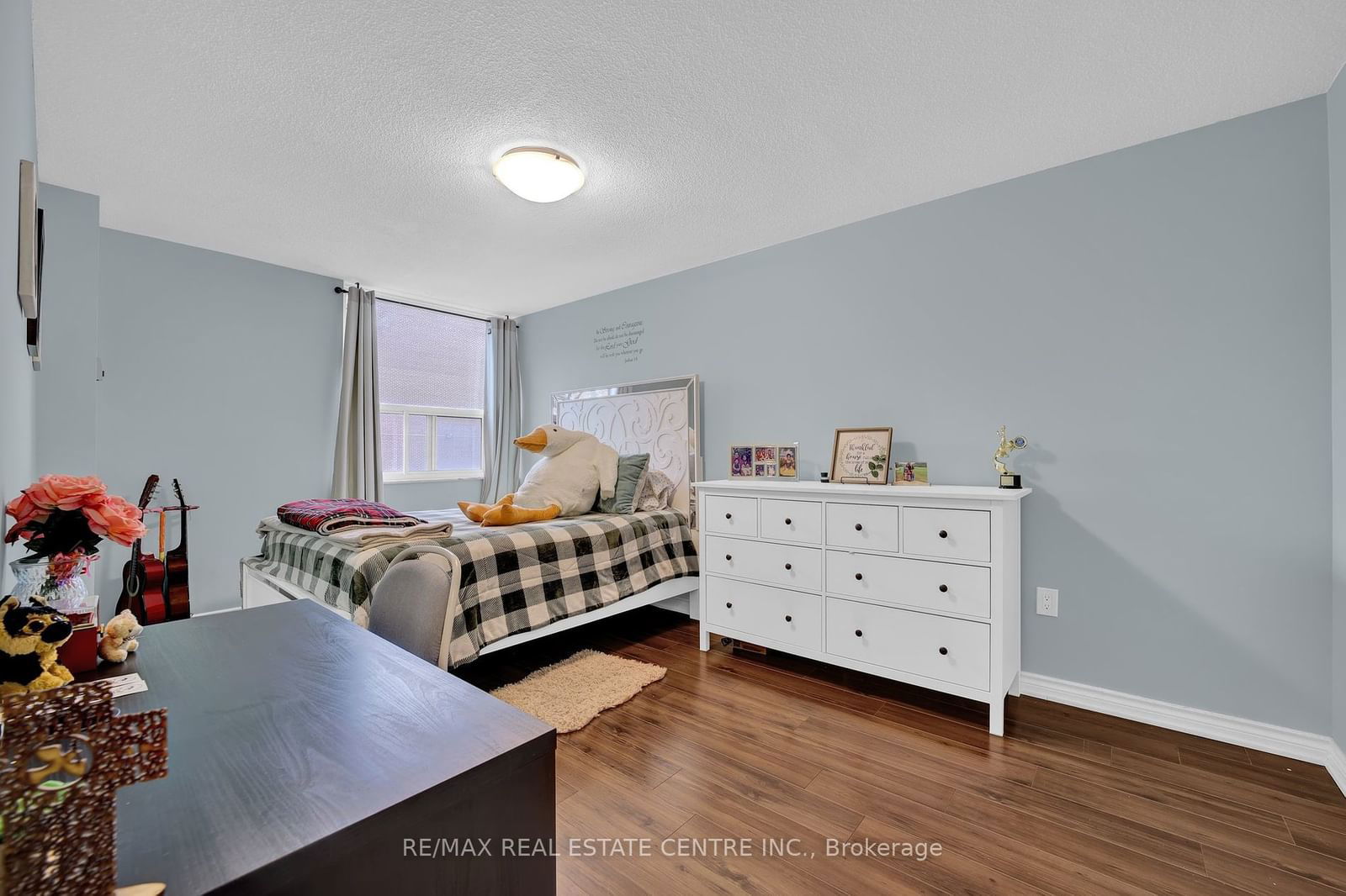 4062 Lawrence Ave E, unit 106 for sale