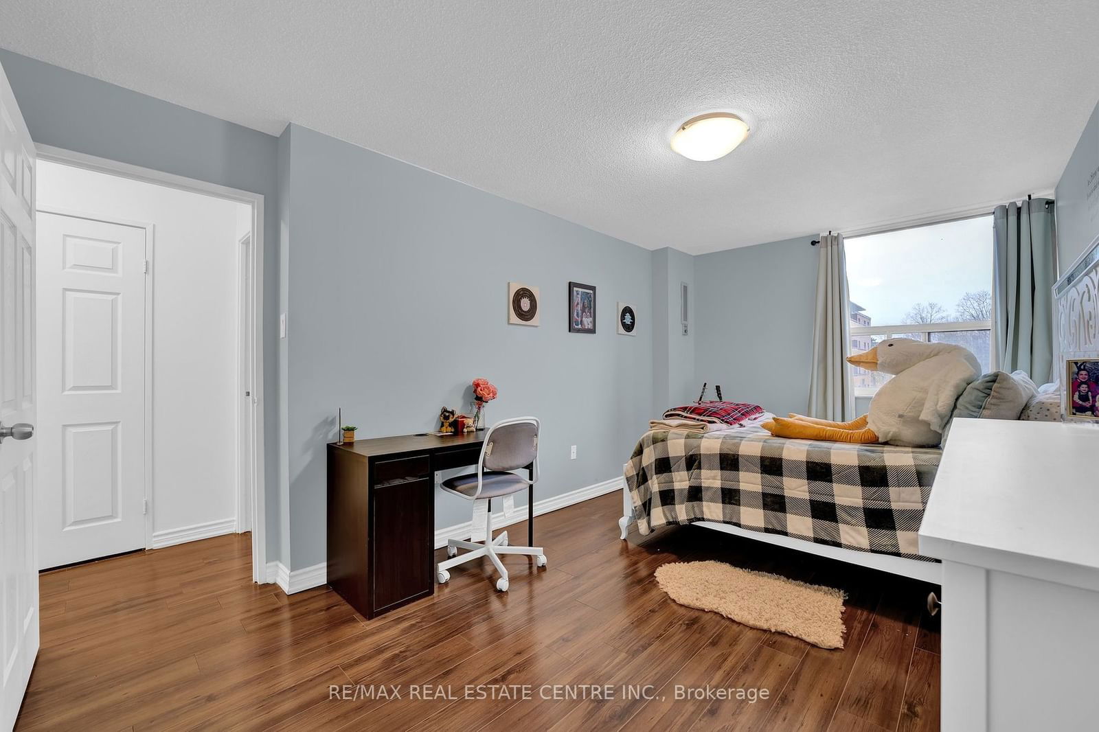 4062 Lawrence Ave E, unit 106 for sale