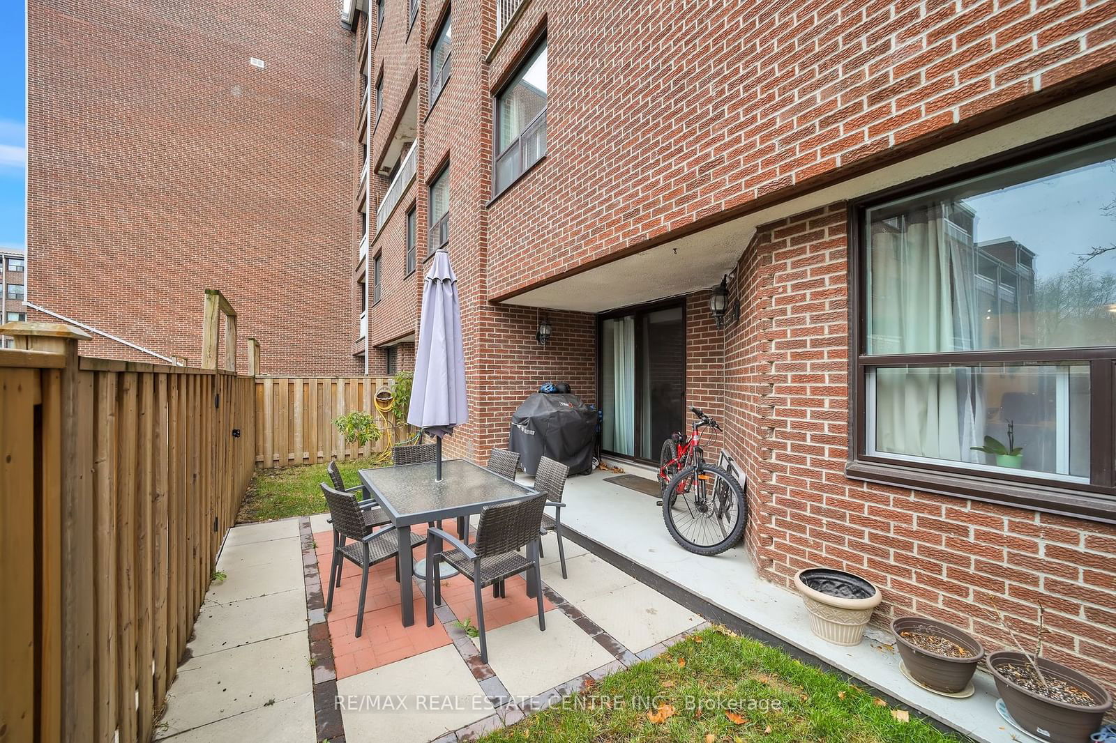 4062 Lawrence Ave E, unit 106 for sale