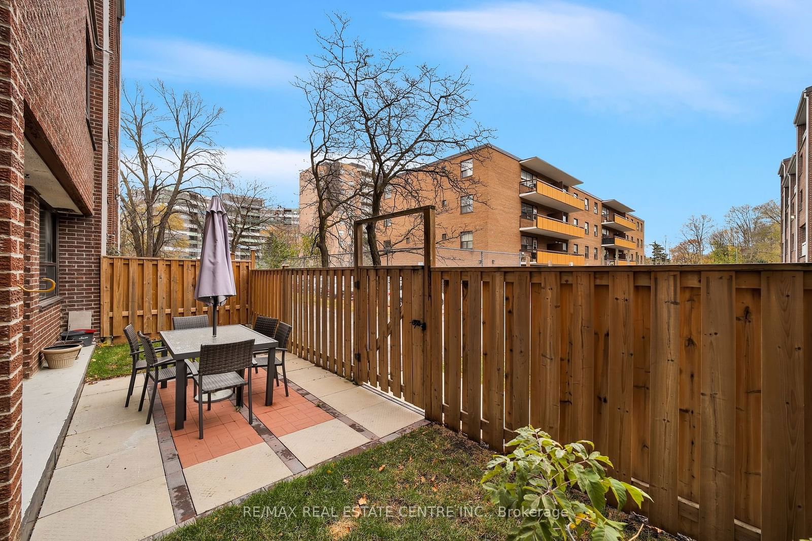 4062 Lawrence Ave E, unit 106 for sale