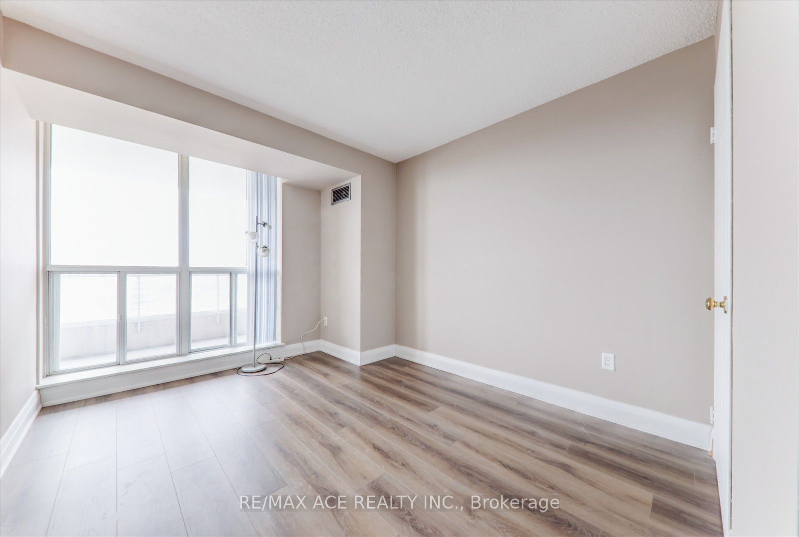 430 Mclevin Ave, unit 1705 for rent