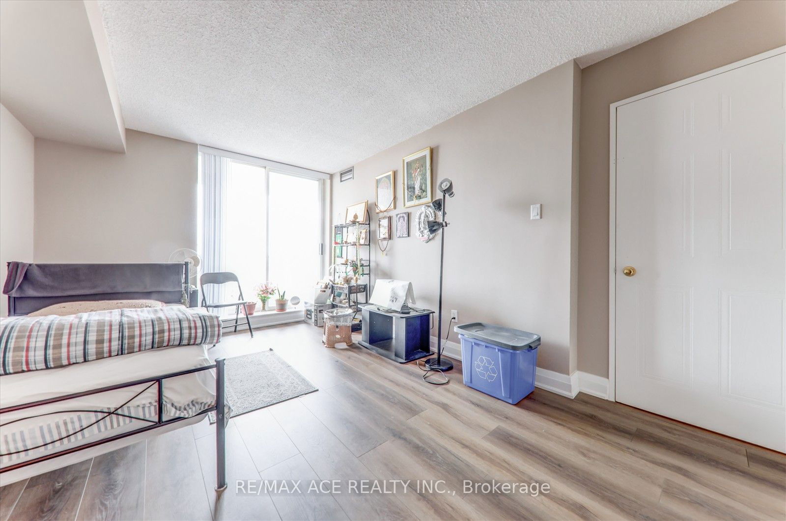 430 Mclevin Ave, unit 1705 for rent