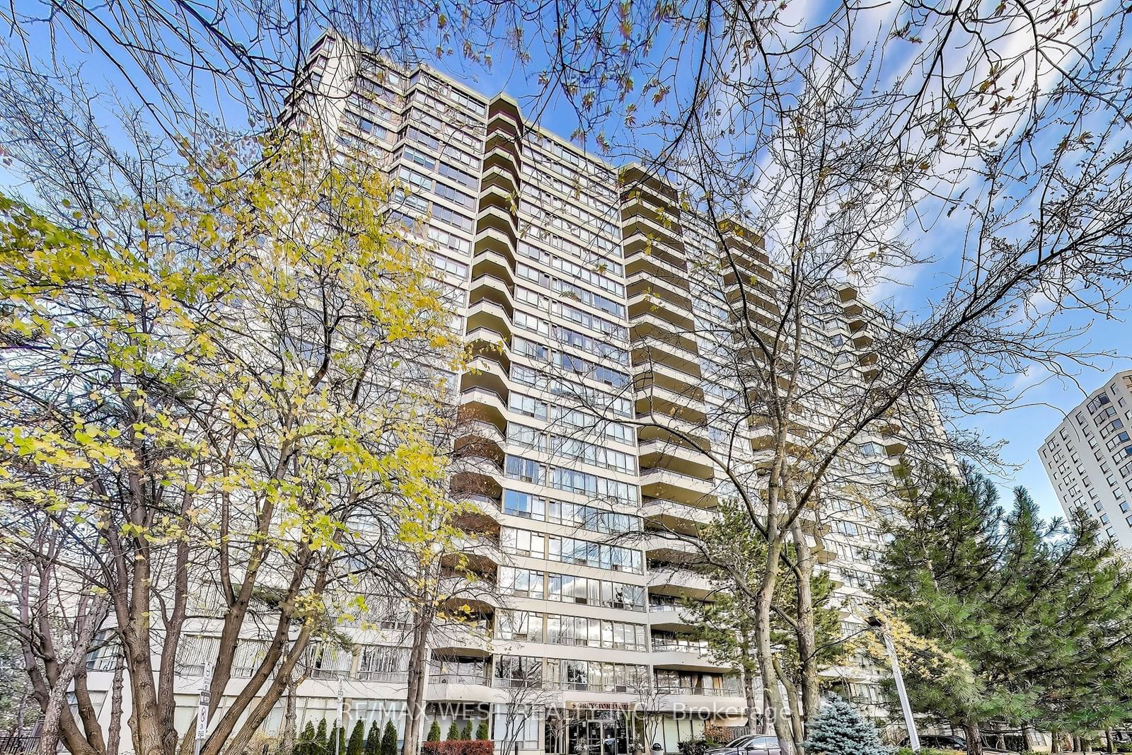 5 Greystone Walk Dr, unit 1917 for sale