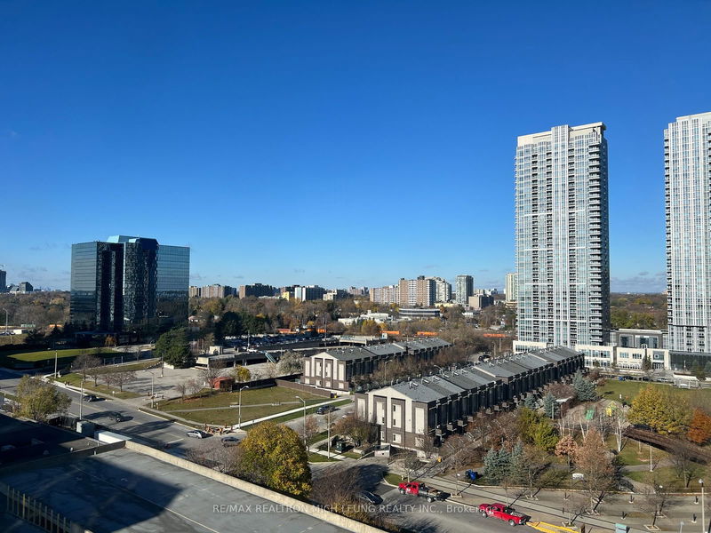 125 Village Green Sq, unit 1109 for sale