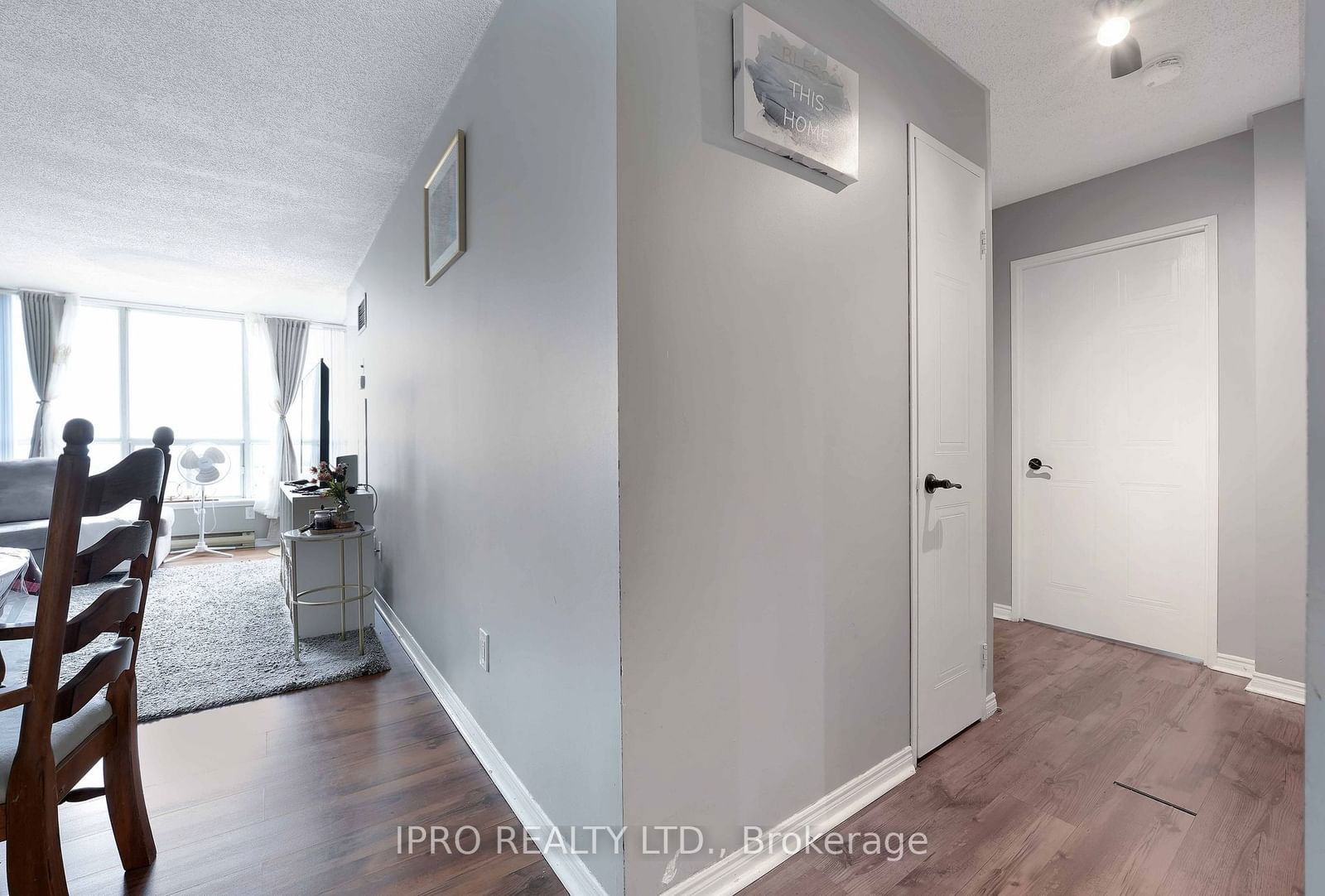 410 Mclevin Ave, unit 1811 for sale