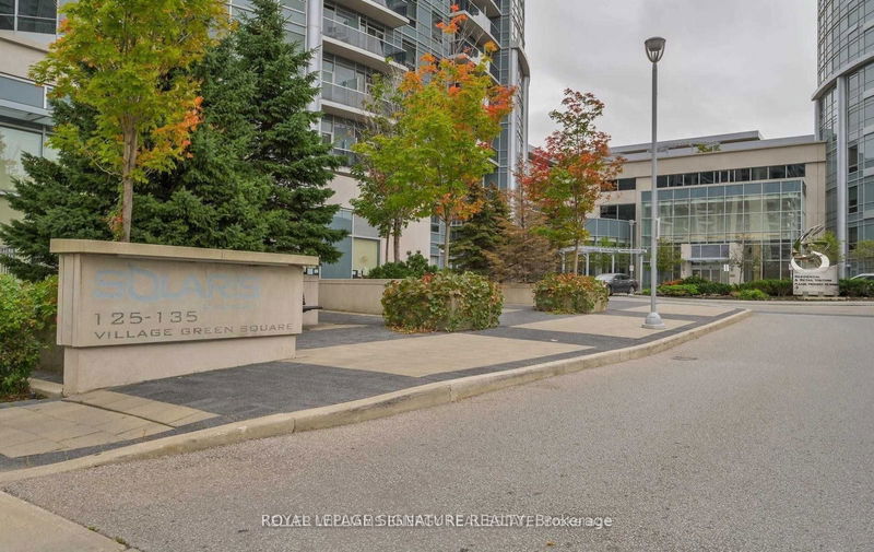 135 Village Green Sq, unit 623 for rent