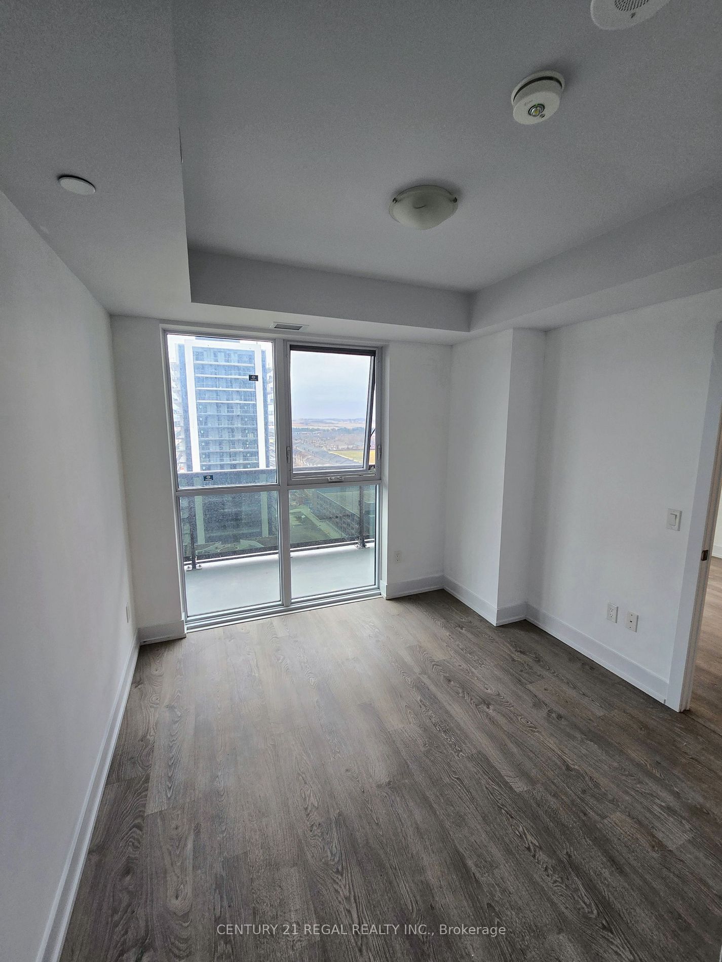 2550 Simcoe St, unit 1509 for rent