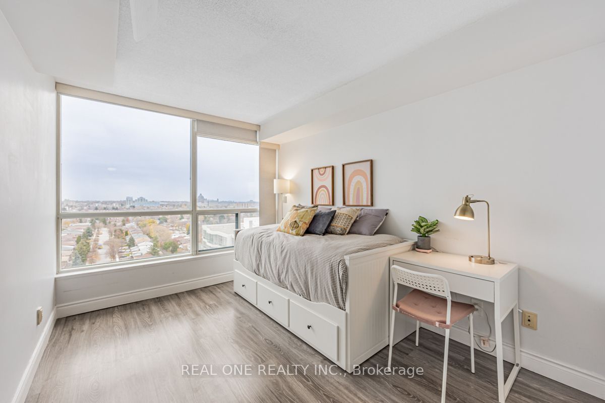 4725 Sheppard Ave E, unit 1915 for sale