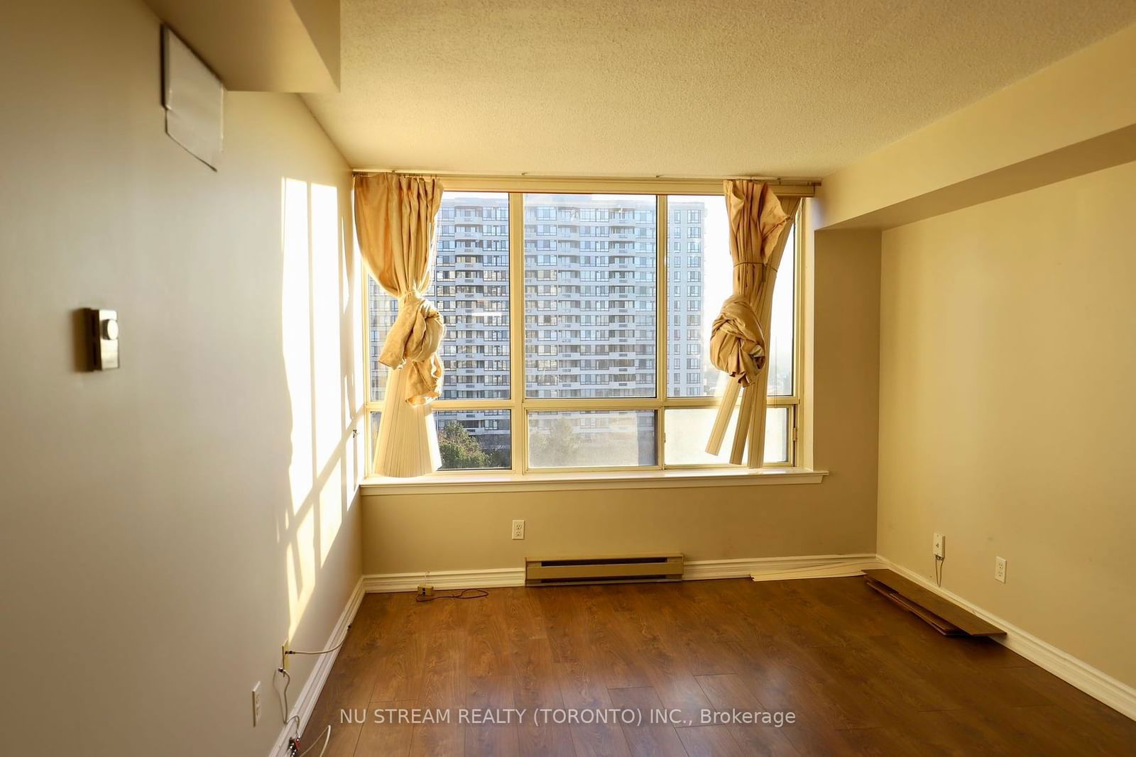 175 Bamburgh Circ, unit 1006 for rent