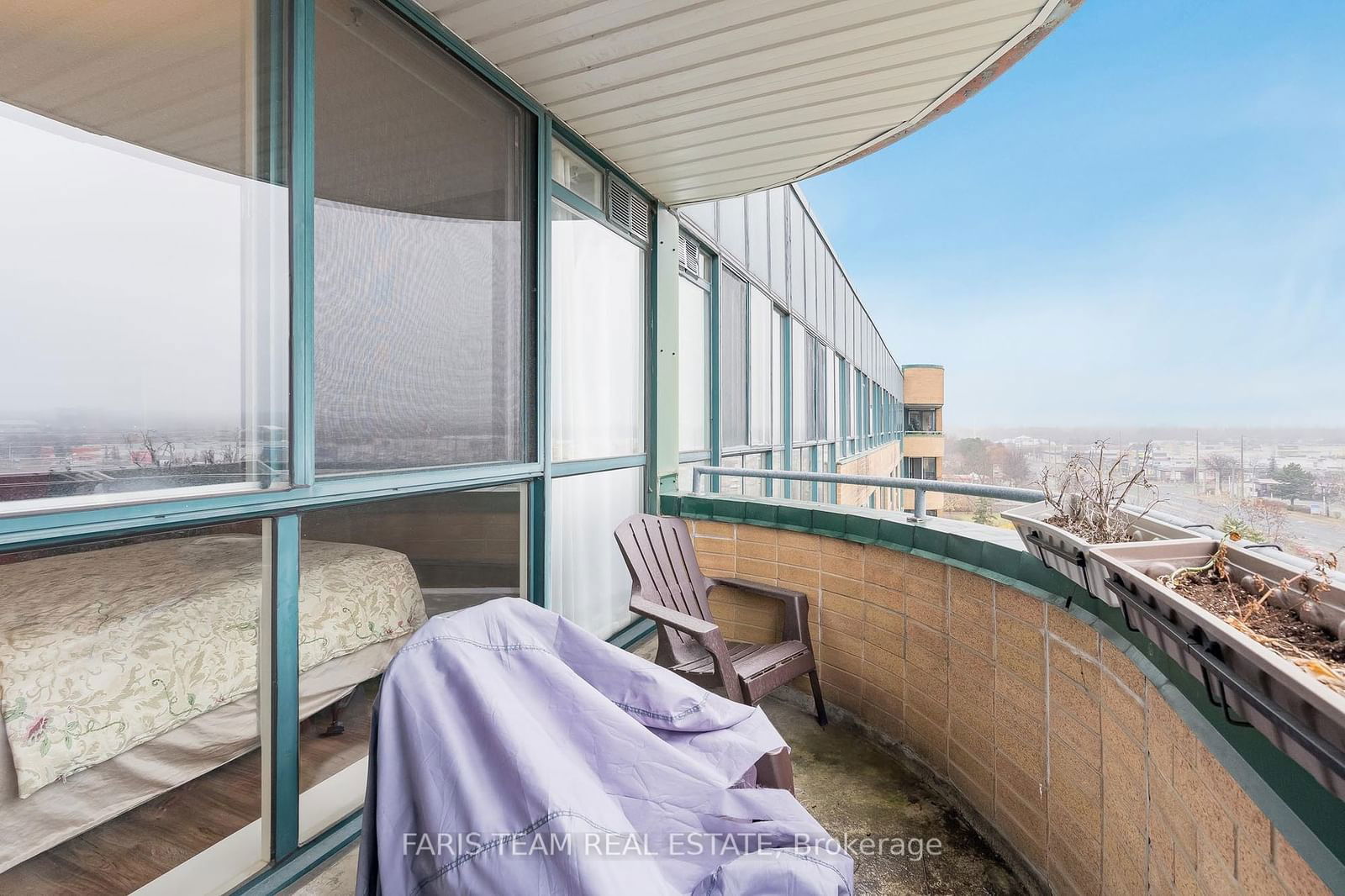 1655 Pickering Pkwy, unit 809 for sale