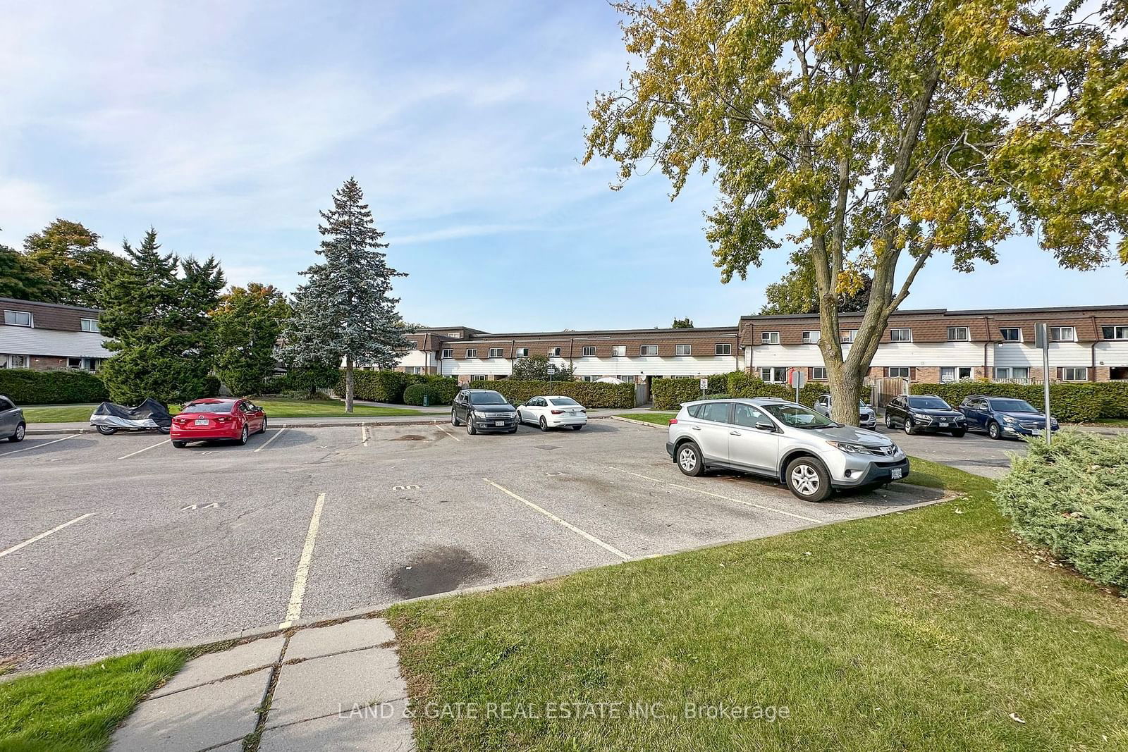 1300 Oxford Street Townhomes, Oshawa, Toronto