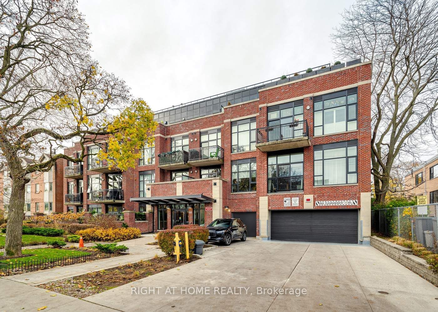 66 Kippendavie Ave, unit 409 for rent