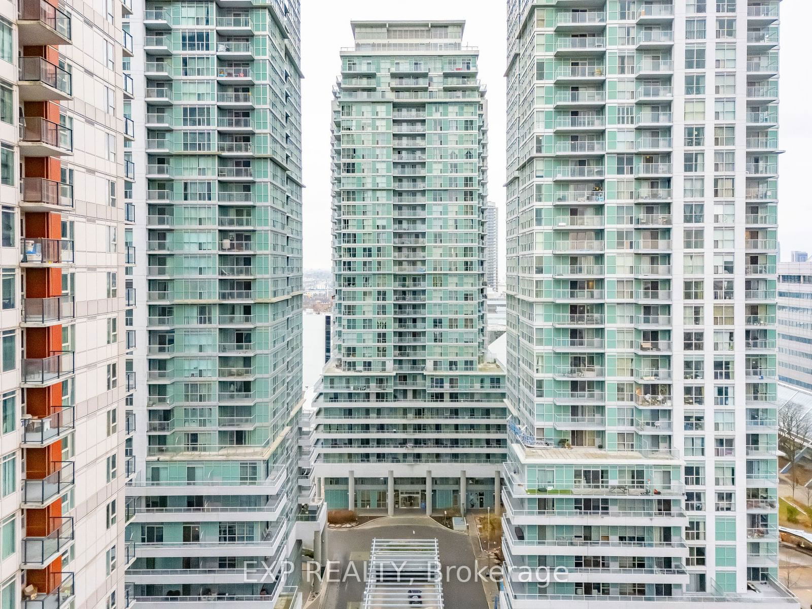 60 Town Centre Crt, unit 708 for sale