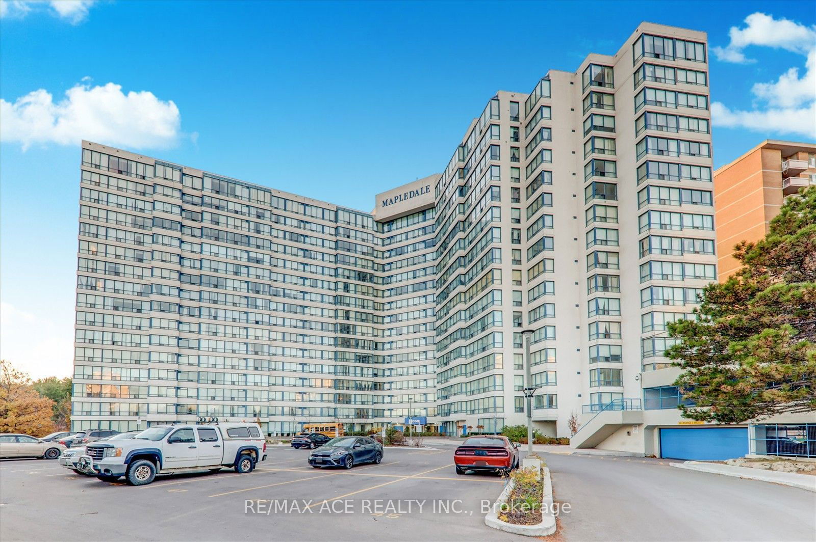 3050 Ellesmere Rd, unit 803 for rent