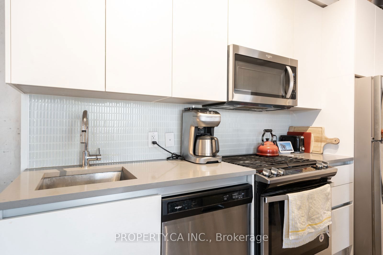 246 Logan Ave, unit 308 for rent