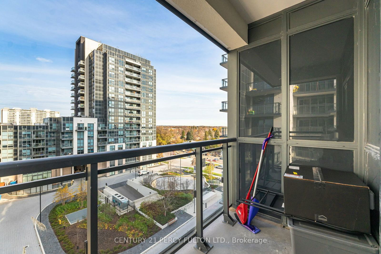 10 Meadowglen Pl, unit 611 for sale