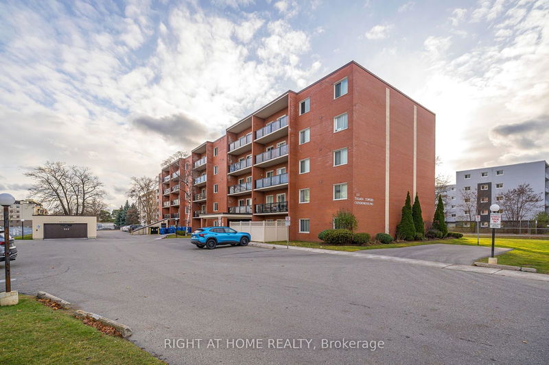 131 Taunton Rd E, unit 506 for sale