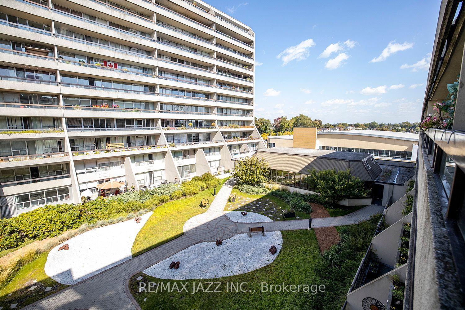 Mclaughlin Square Condos, Oshawa, Toronto