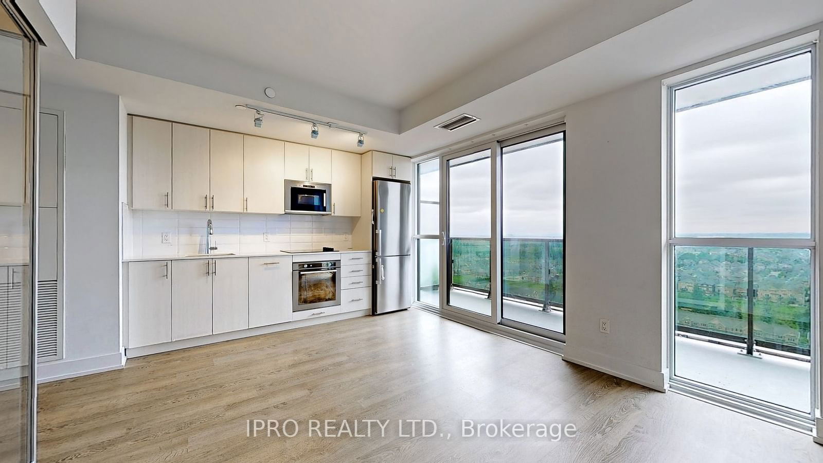 2550 Simcoe St W, unit 1821 for sale