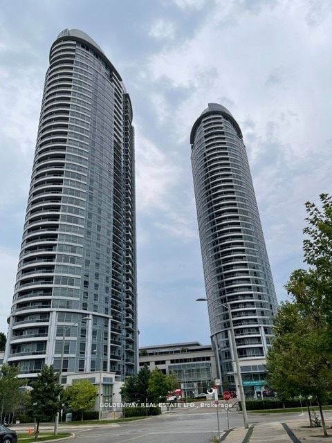 125 Village Green Sq S, unit 3801 for rent