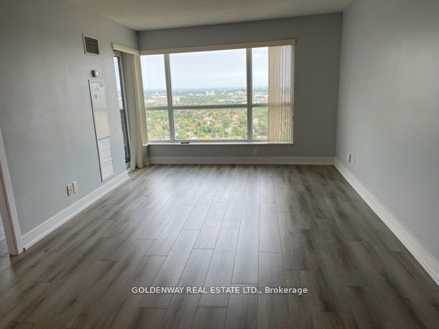 125 Village Green Sq S, unit 3801 for rent