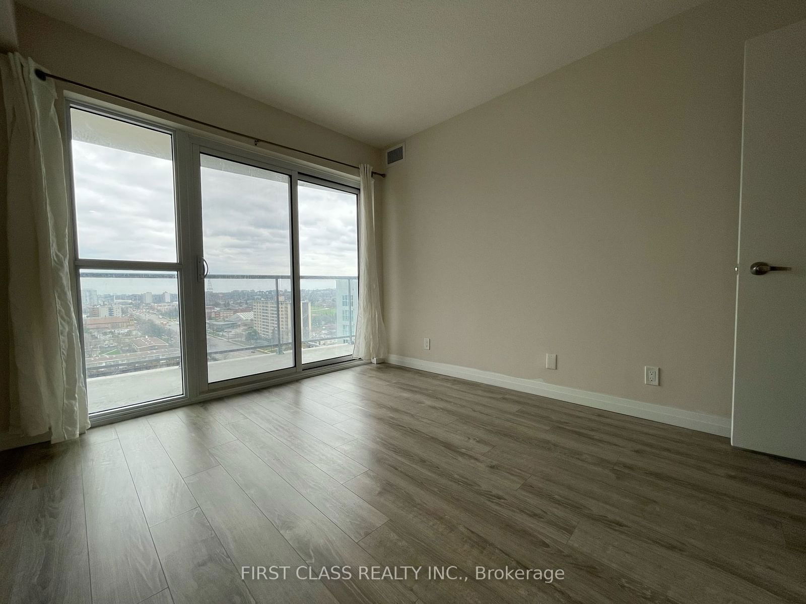 2150 Lawrence Ave E, unit 1801 for rent