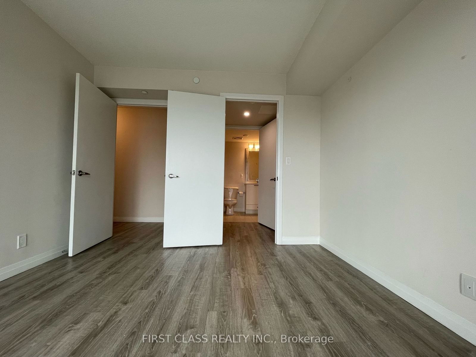 2150 Lawrence Ave E, unit 1801 for rent