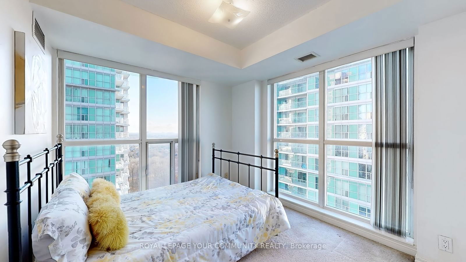 70 Town Centre Crt, unit 1907 for rent