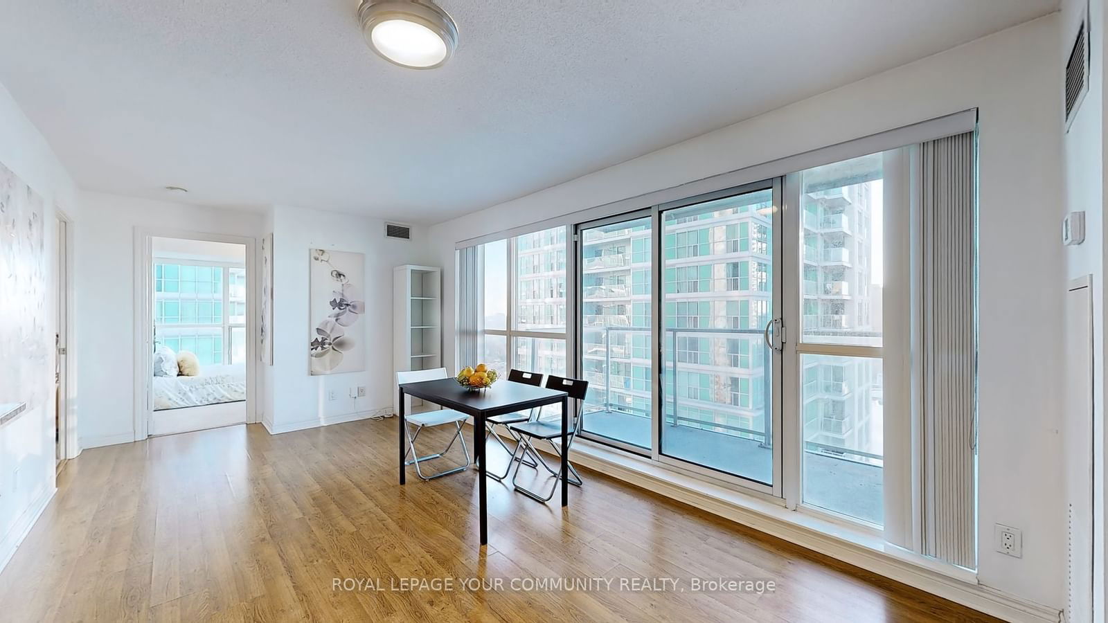 70 Town Centre Crt, unit 1907 for rent