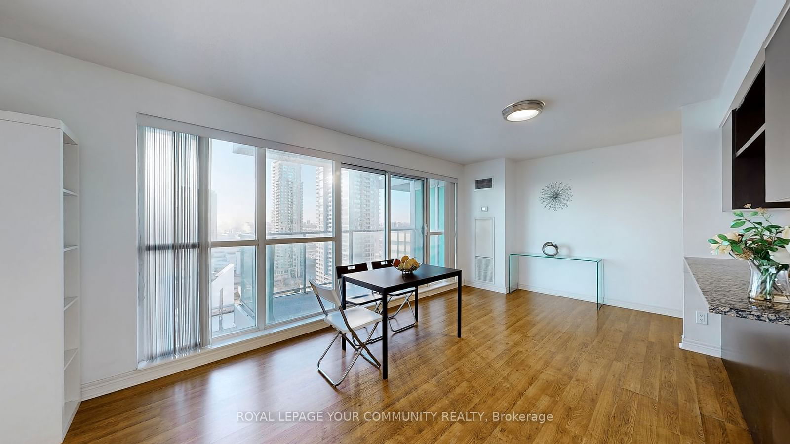 70 Town Centre Crt, unit 1907 for rent