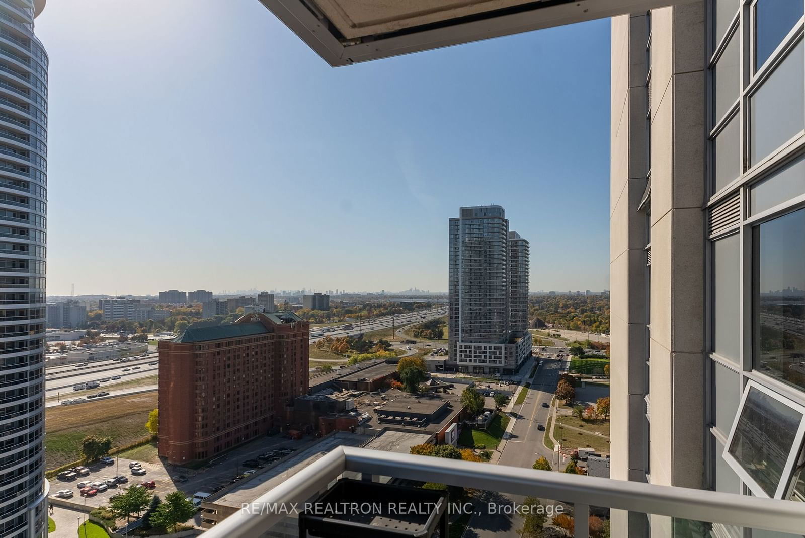 151 Village Green Sq, unit 2102 for sale