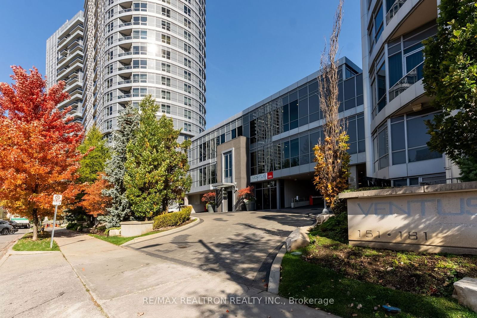 151 Village Green Sq, unit 2102 for sale