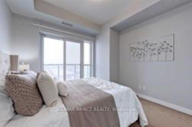 181 Village Green Sq, unit 1211 for rent