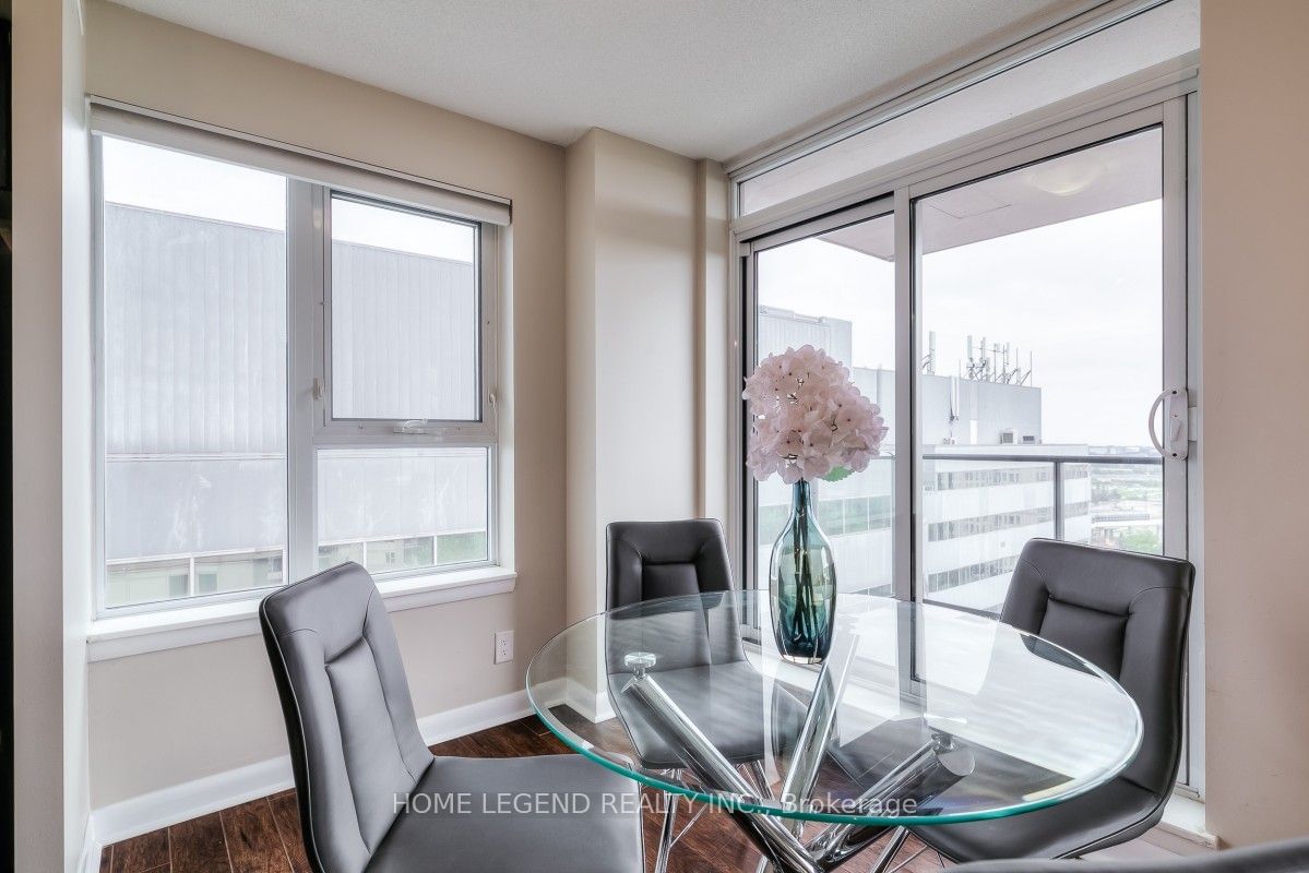 25 Town Centre Crt, unit 1502 for rent