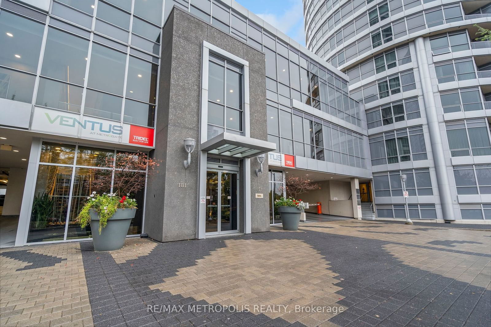 151 Village Green Sq, unit 2103 for sale