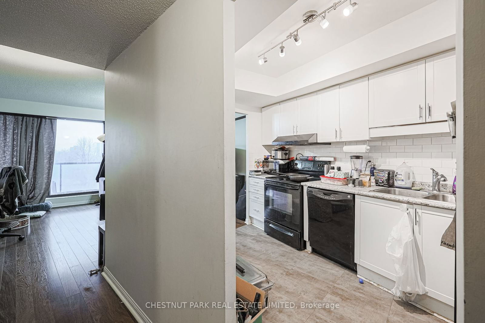 757 Victoria Park Ave, unit 801 for sale