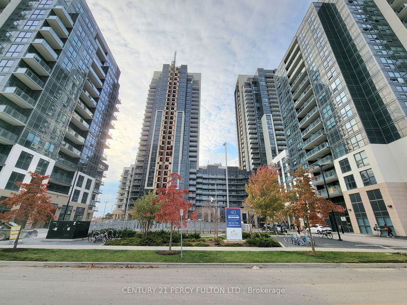 30 Meadowglen Pl, unit 704 for rent